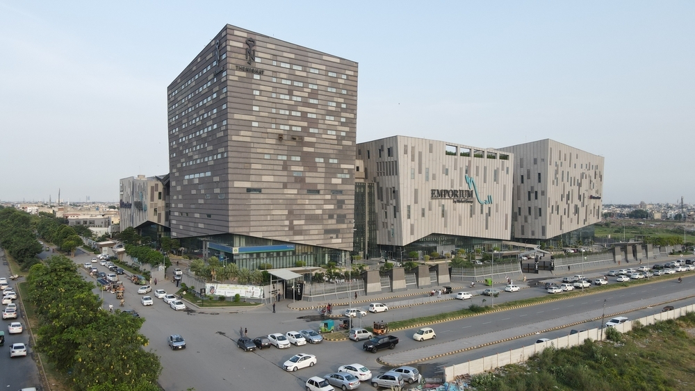 Modern Shopping & Leisure Malls