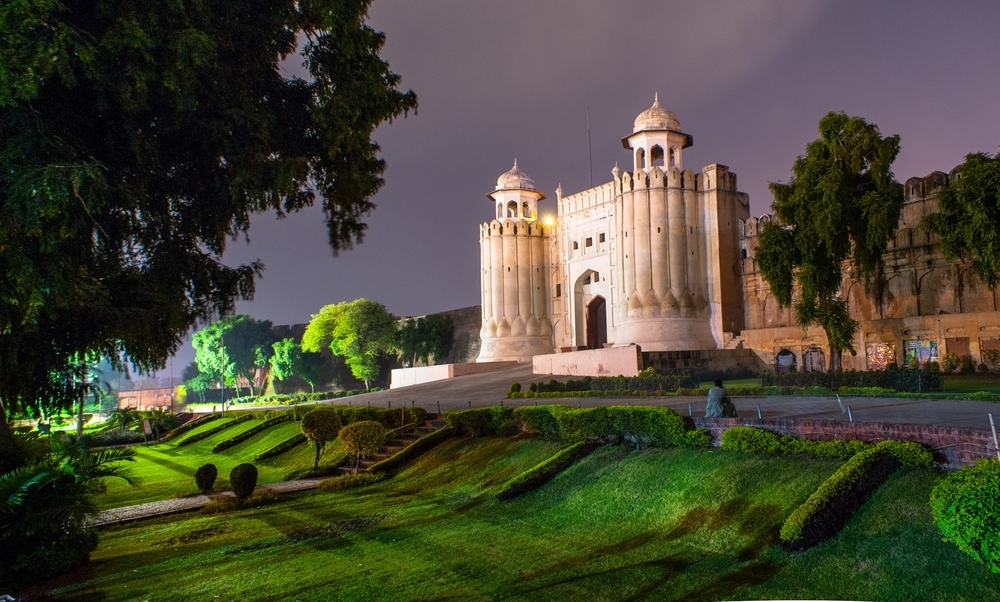How Real Estate in Lahore is Outperforming Traditional Investment Markets
